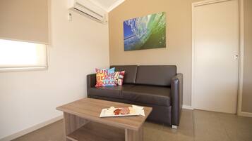 Cabin, 1 phòng ngủ | Màn/rèm cản sáng, bàn ủi/dụng cụ ủi quần áo