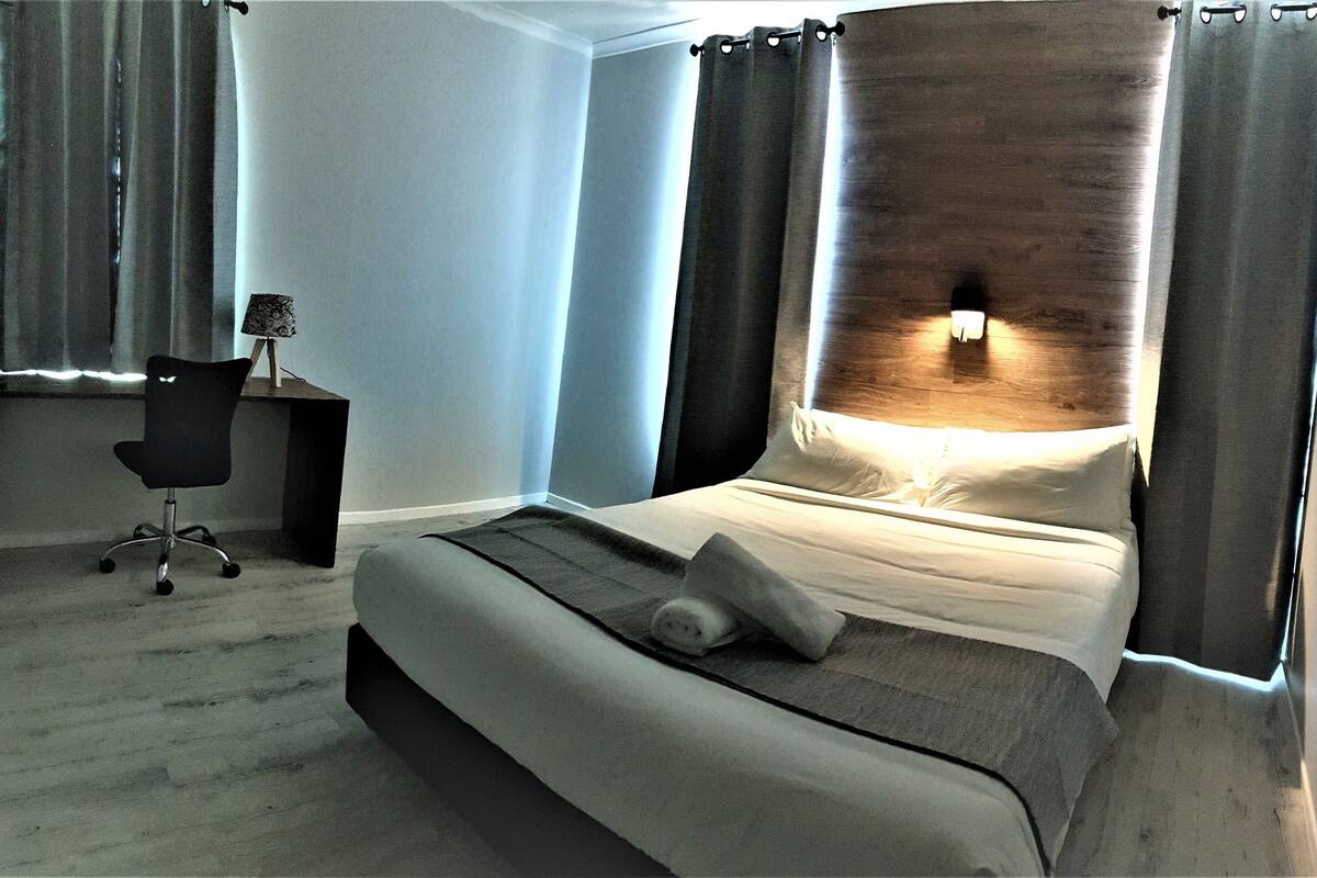 Kamar, 1 Tempat Tidur Queen | Wi-Fi dan seprai linen