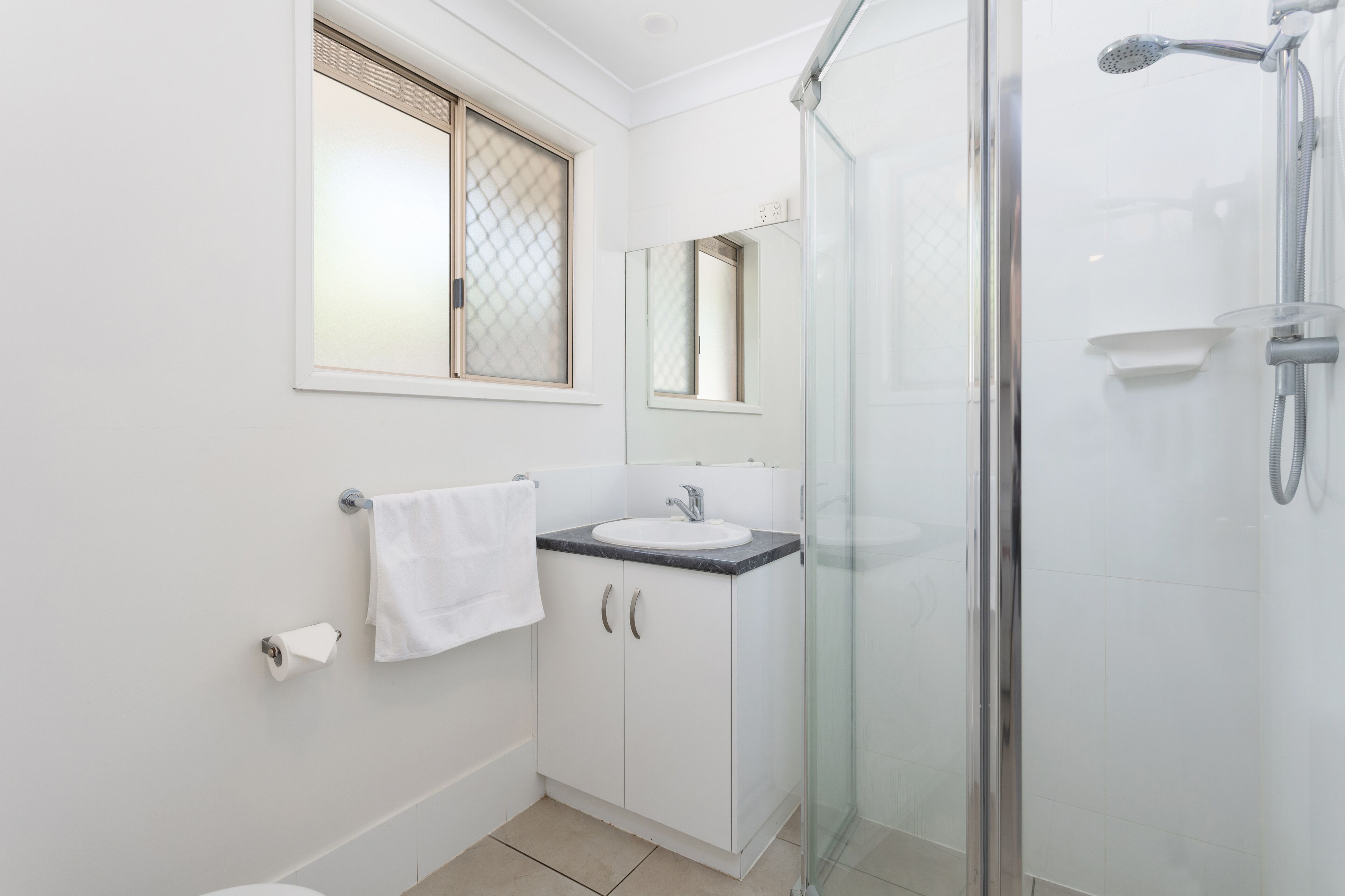 Shower, towels