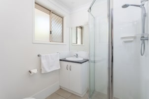 Shower, towels