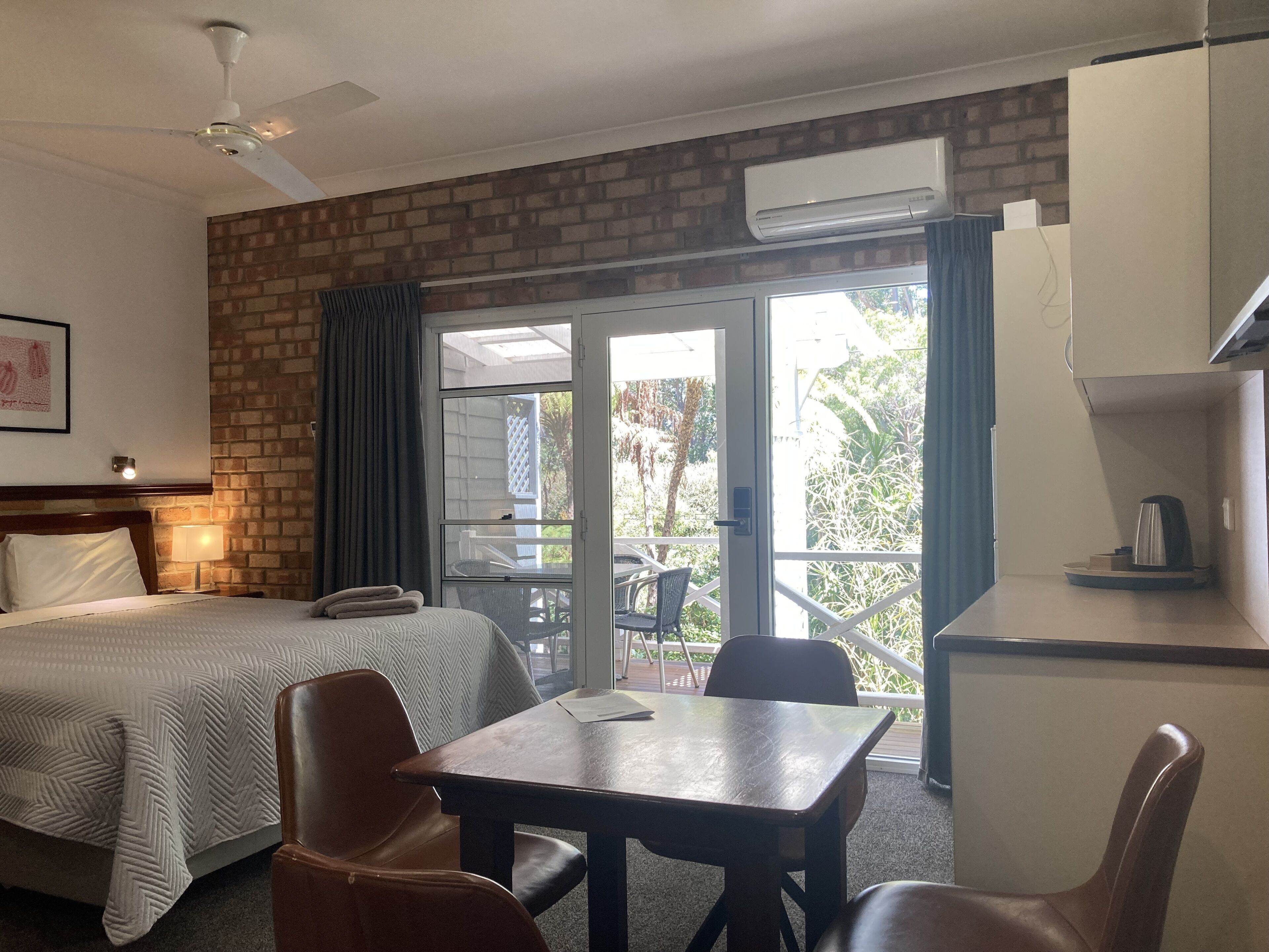 Grand Room, Multiple Beds, Garden View | Terrace/patio