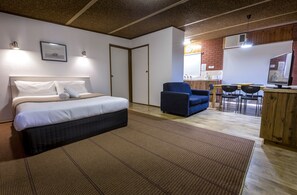 Standard Apartment | Iron/ironing board, free WiFi, bed sheets - Boat Ramp Motel (Ocean Grove)