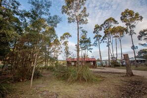 Cottage Tiêu chuẩn, 1 phòng ngủ, không hút thuốc, bếp nhỏ | Khuôn viên nơi lưu trú