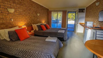 Standard Twin Room, 1 Bedroom, Garden View, Ground Floor | 3 bedrooms, iron/ironing board, free WiFi, bed sheets