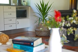 Iron/ironing board - Crookneck Retreat (Glass House Mountains)