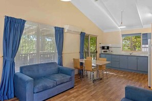 Living area - Discovery Parks - Ulladulla (Burrill Lake)