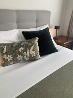 Escrivaninha, quartos à prova de som, ferros/tábuas de passar roupa