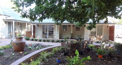Hahndorf Oak Tree Cottages