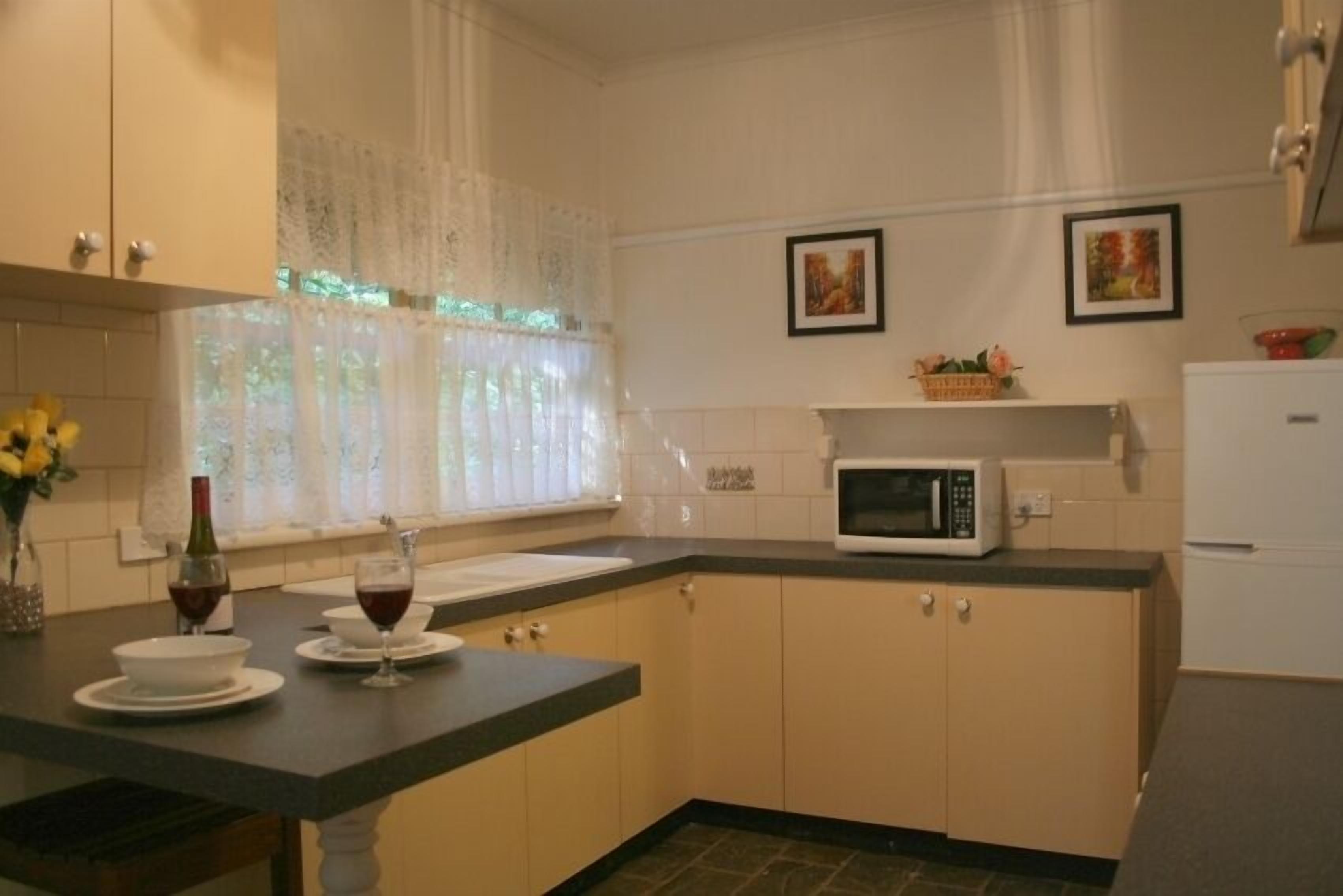 Tudor Cottages Mt Dandenong — image 21