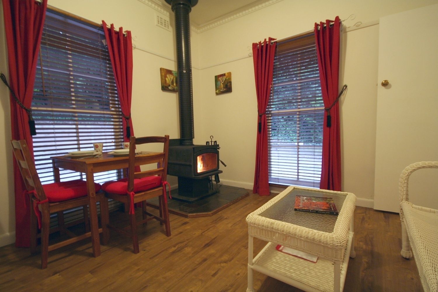 Tudor Cottages Mt Dandenong — image 20