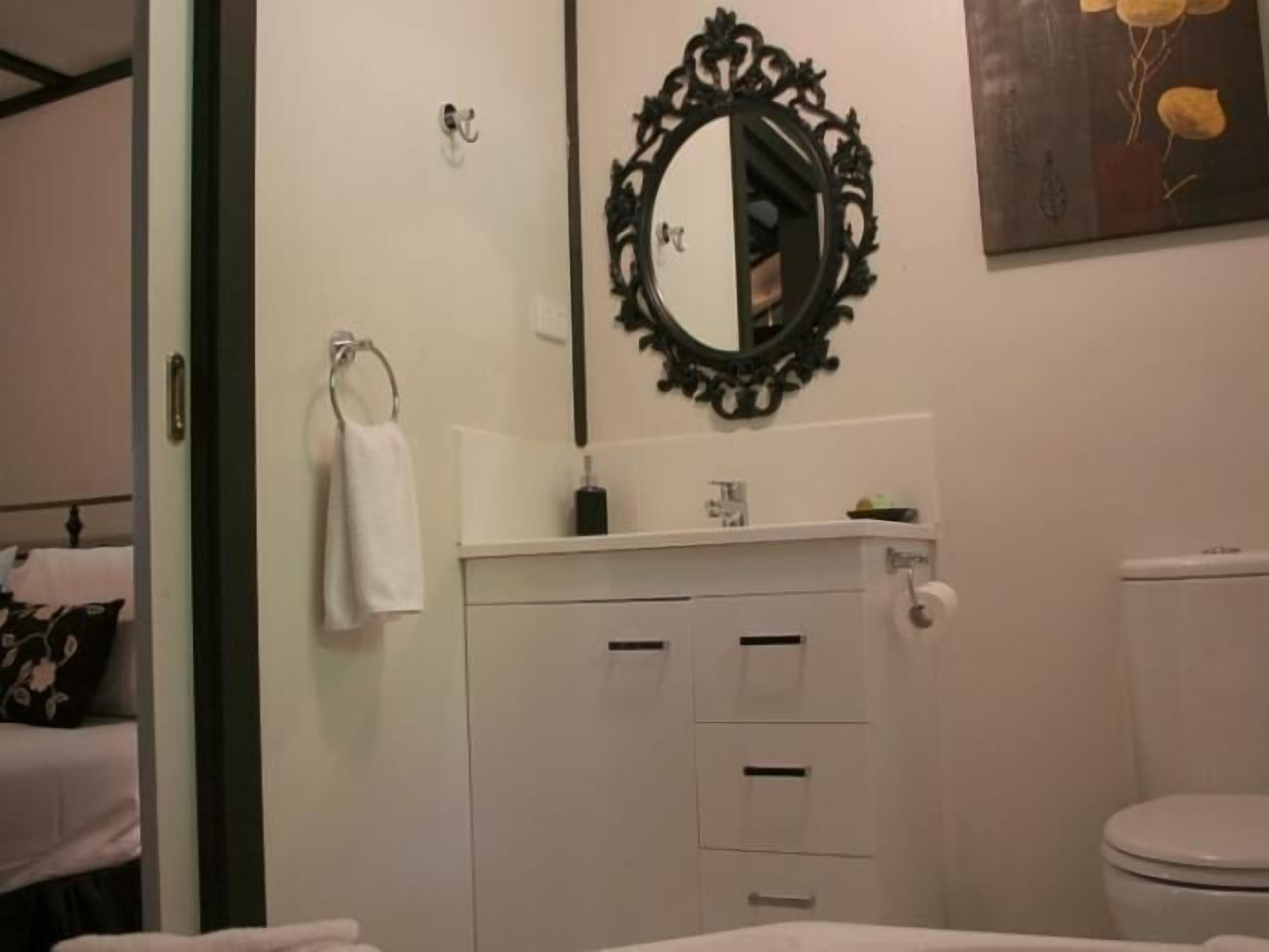 Tudor Cottages Mt Dandenong — image 22