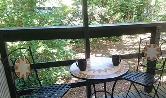 Etna Cottage | Terrace/patio