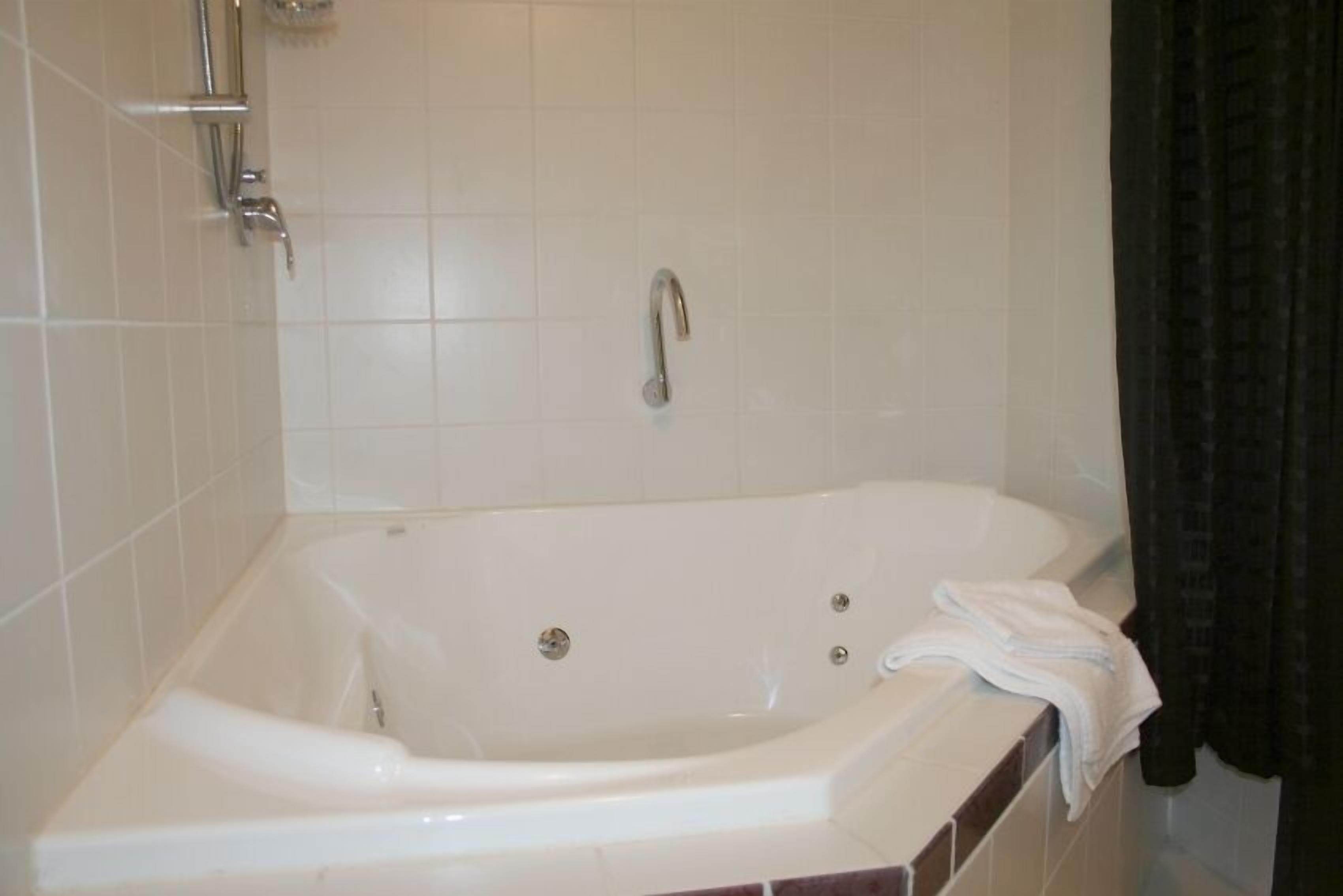 Tudor Cottages Mt Dandenong — image 26