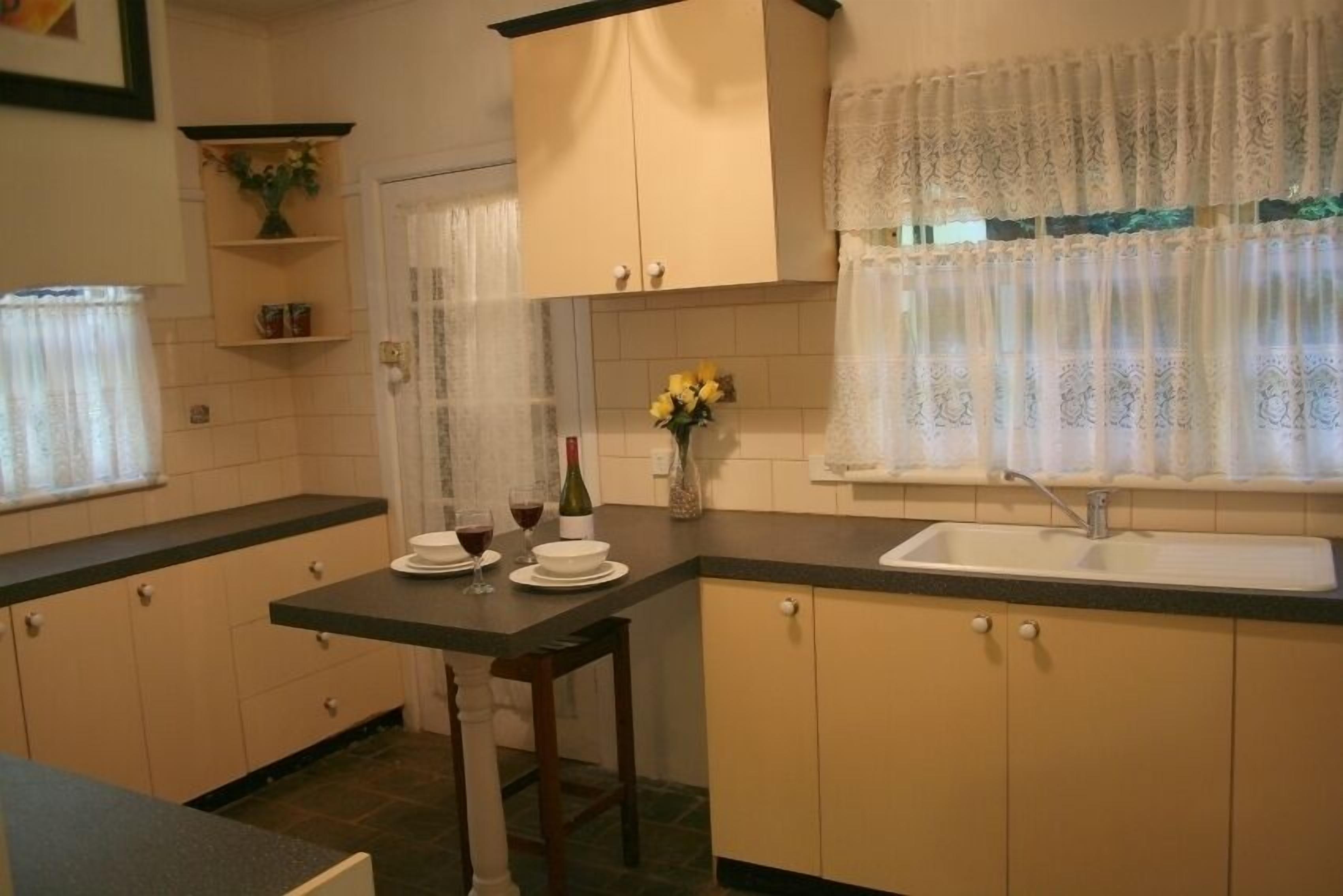 Tudor Cottages Mt Dandenong — image 25