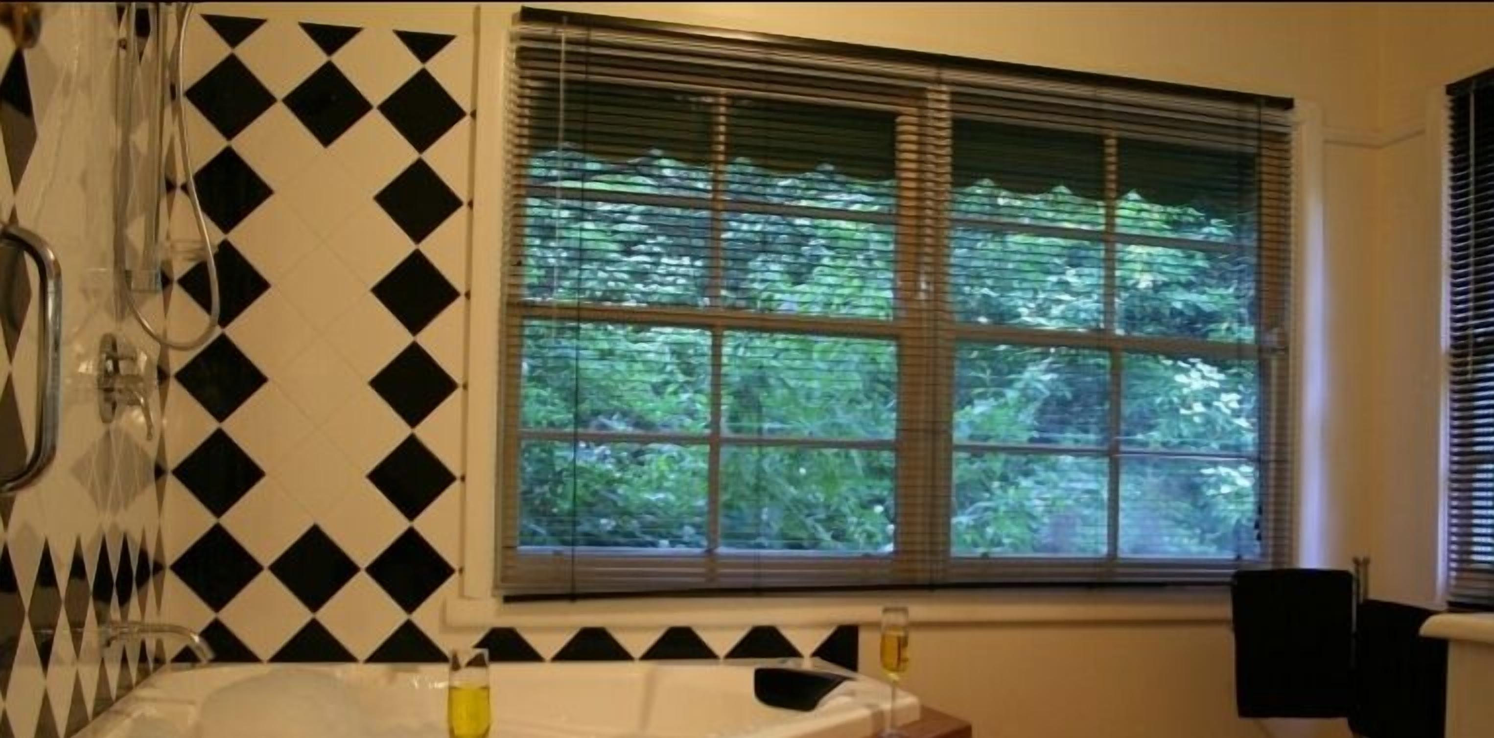 Tudor Cottages Mt Dandenong — image 15