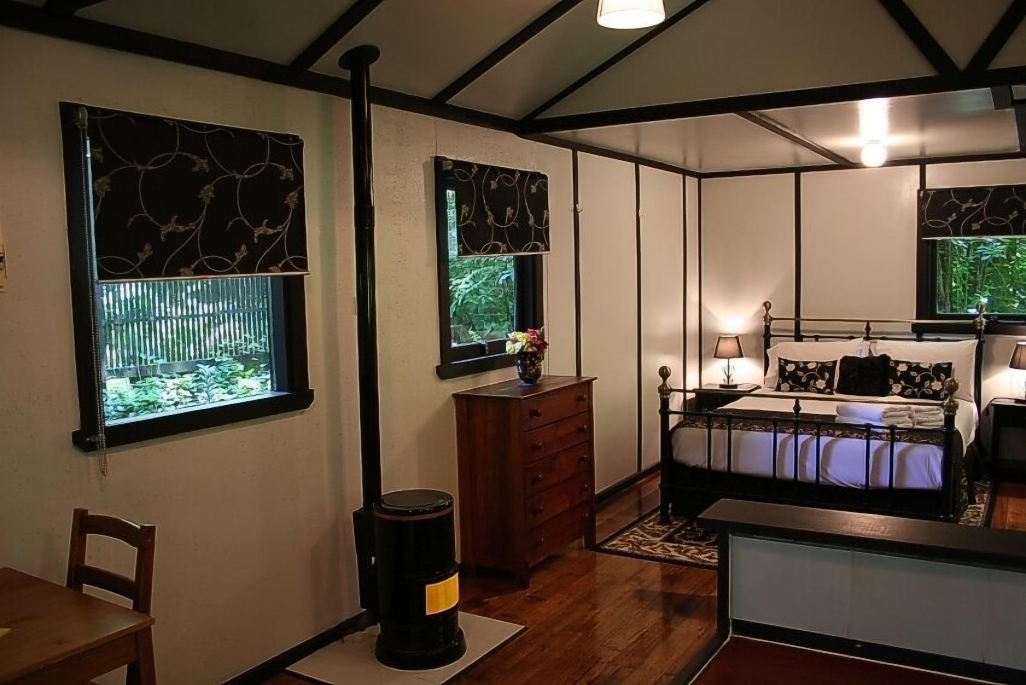 Tudor Cottages Mt Dandenong — image 6