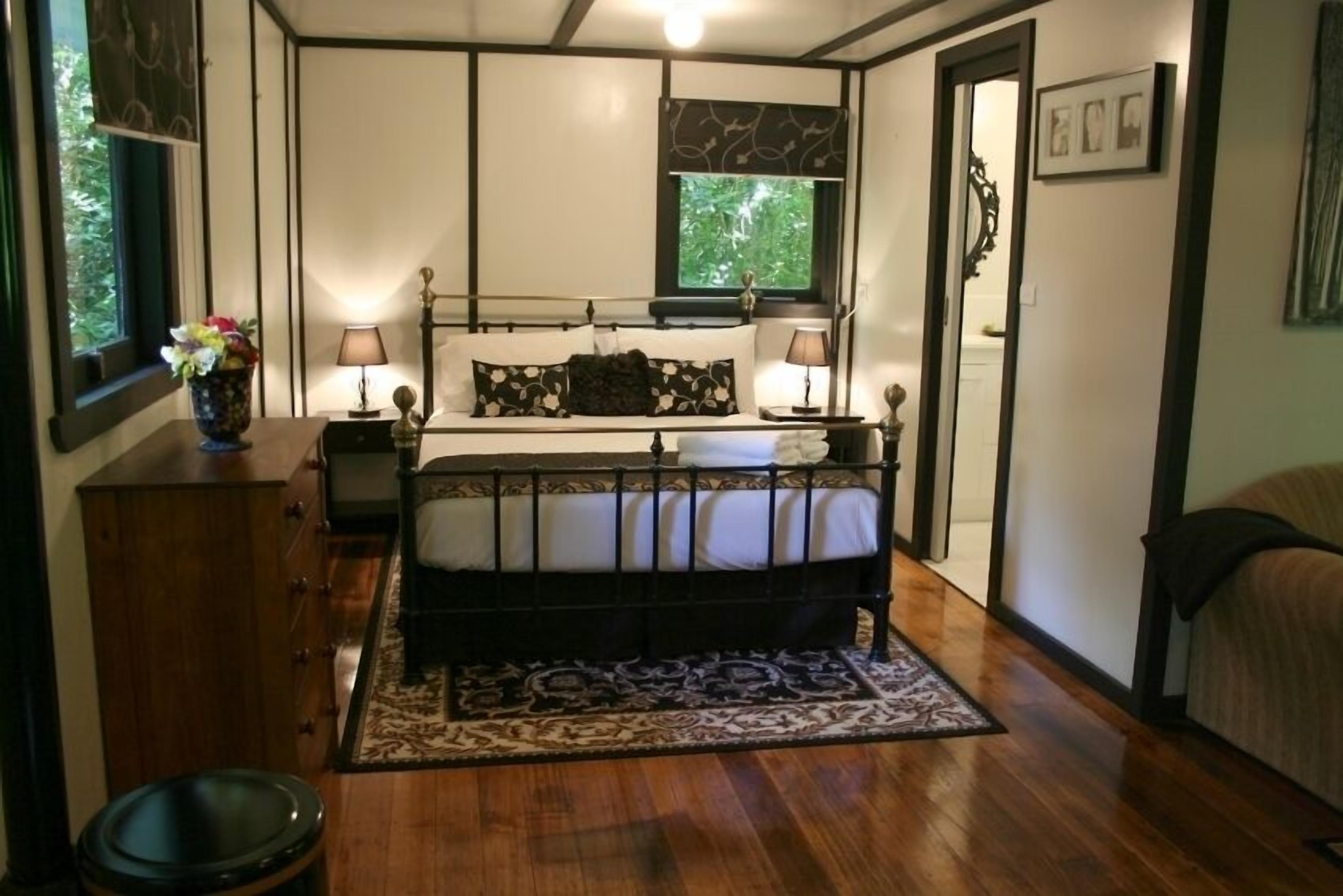 Tudor Cottages Mt Dandenong