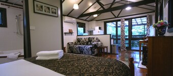 Tudor Cottages Mt Dandenong