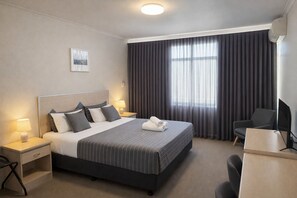 Deluxe Double Room, 1 King Bed, Ground Floor