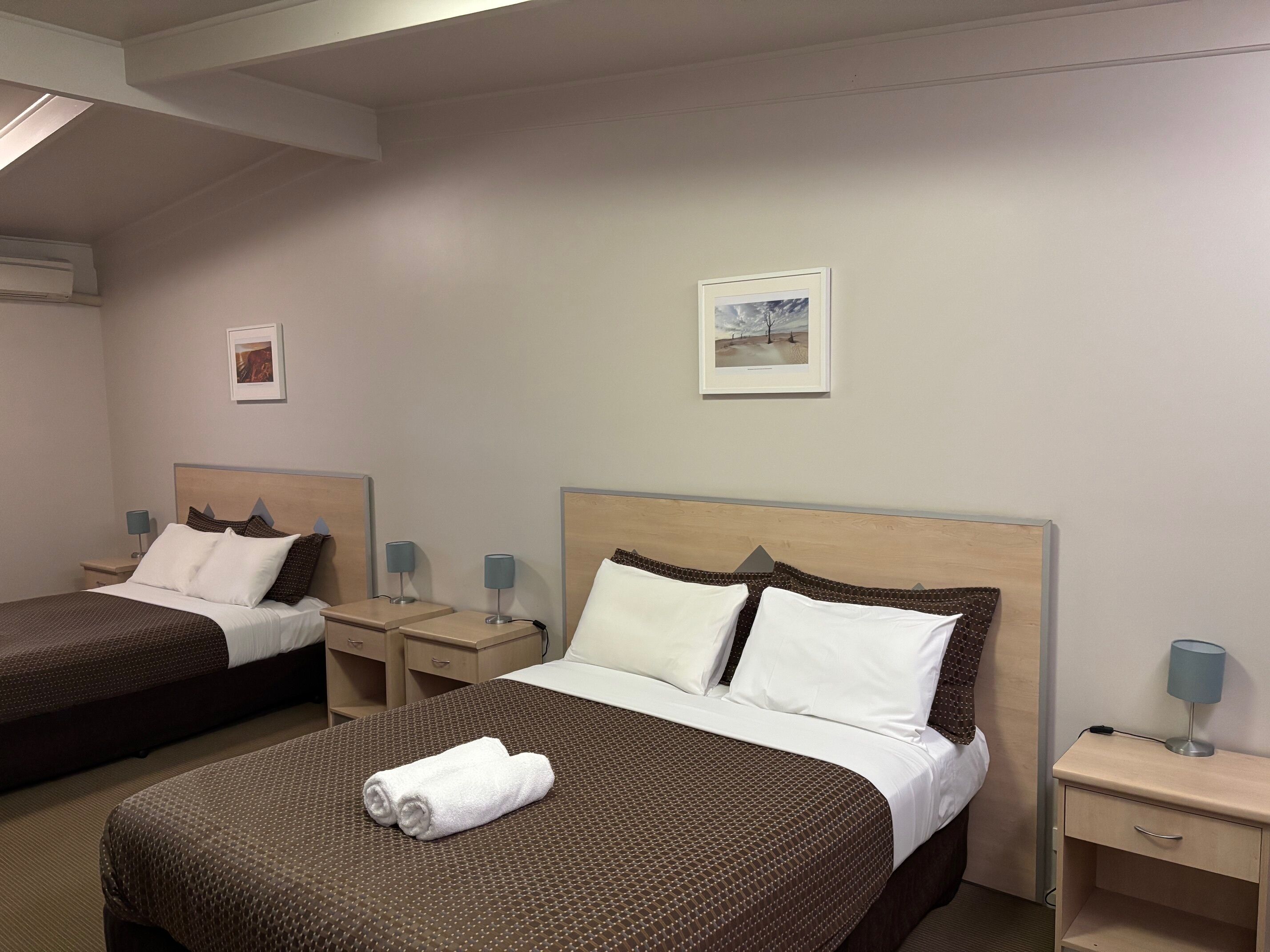 Deluxe Large Twin Room