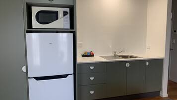 Family Double Room, Non Smoking, Kitchenette (2Bd Family) | Private kitchen