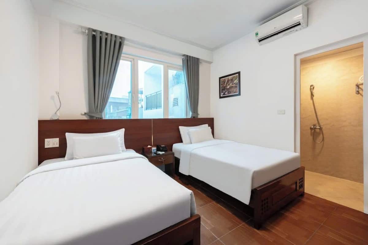 Camera Standard (Standard Room 2) | Minibar, una cassaforte in camera, tende oscuranti, ferro/asse da stiro