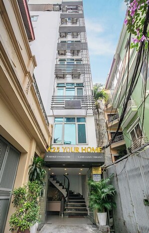 Front of property - A25 Hotel - Doi Can 2 (Hanoi)