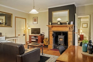 أغطية فراش متميزة ومكواة/لوح كي وواي فاي مجانًا وملاءات أسرّة