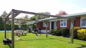 Children's play area - outdoor - Ascot Lodge Motel (Hamilton)