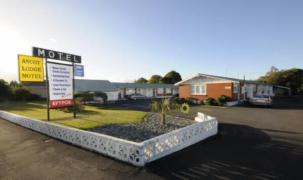 Exterior - Ascot Lodge Motel (Hamilton)