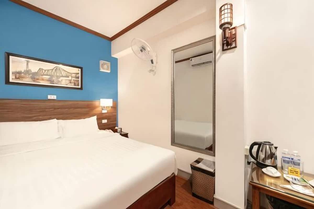 Minibar, in-room safe, blackout curtains, iron/ironing board