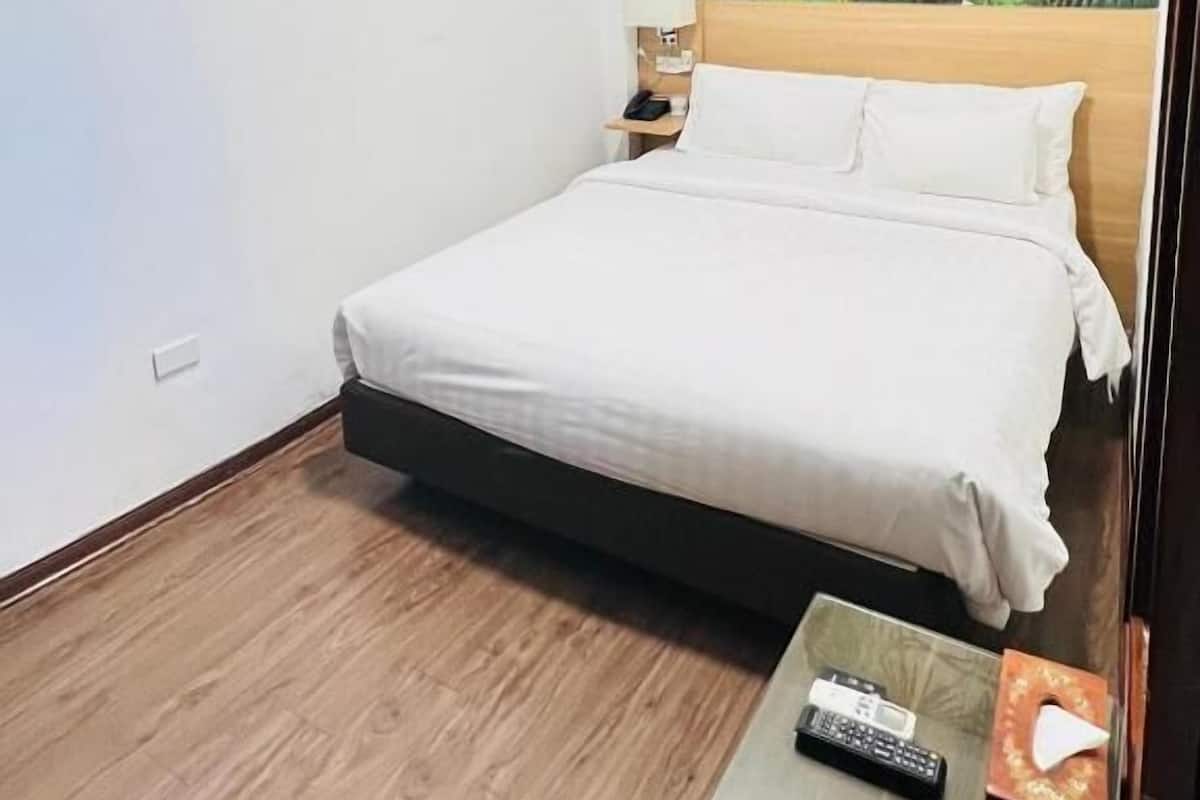 Standard-Doppelzimmer | Minibar, Zimmersafe, Verdunkelungsvorhänge, Bügeleisen/Bügelbrett