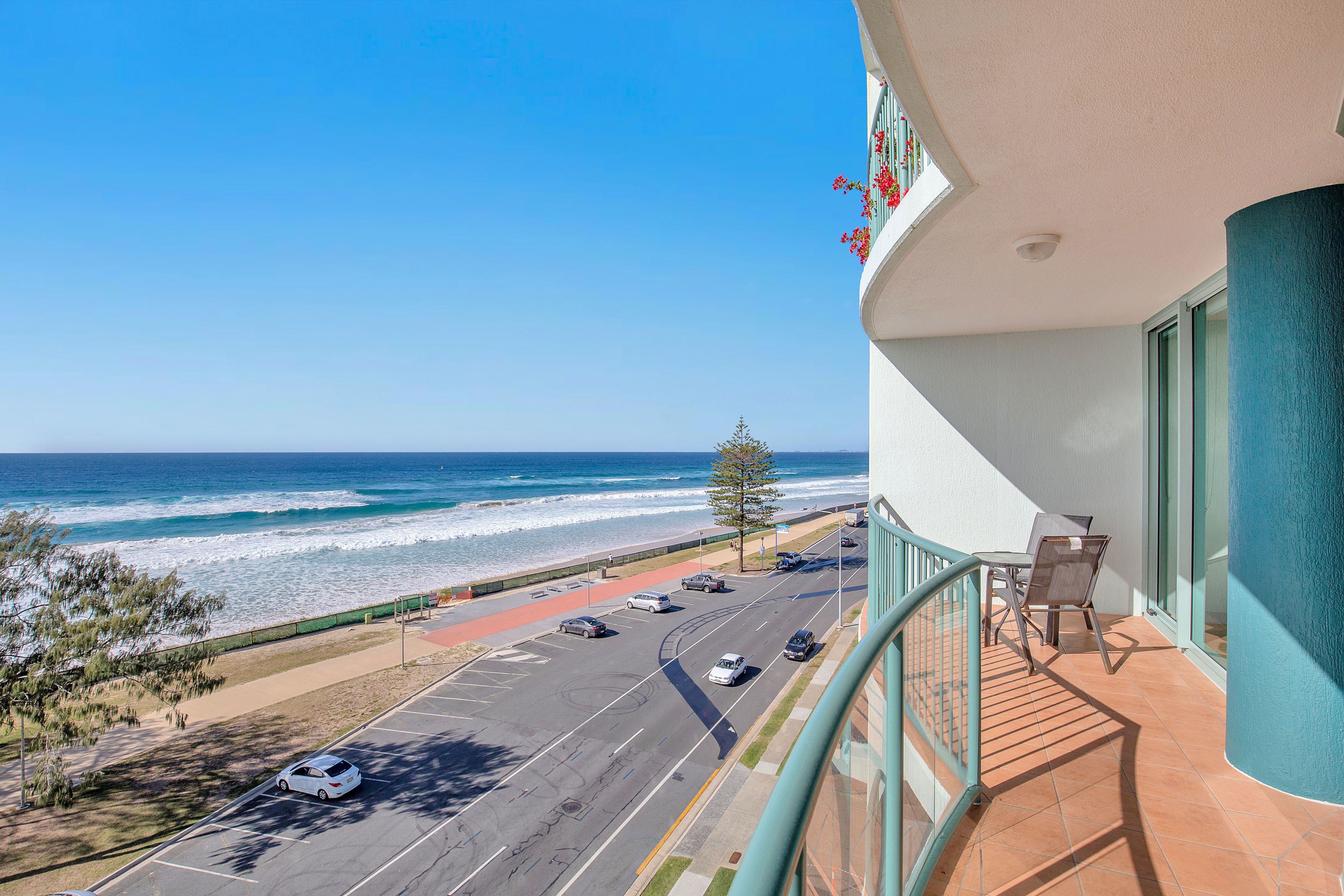 The Waterford on Main Beach — image 5