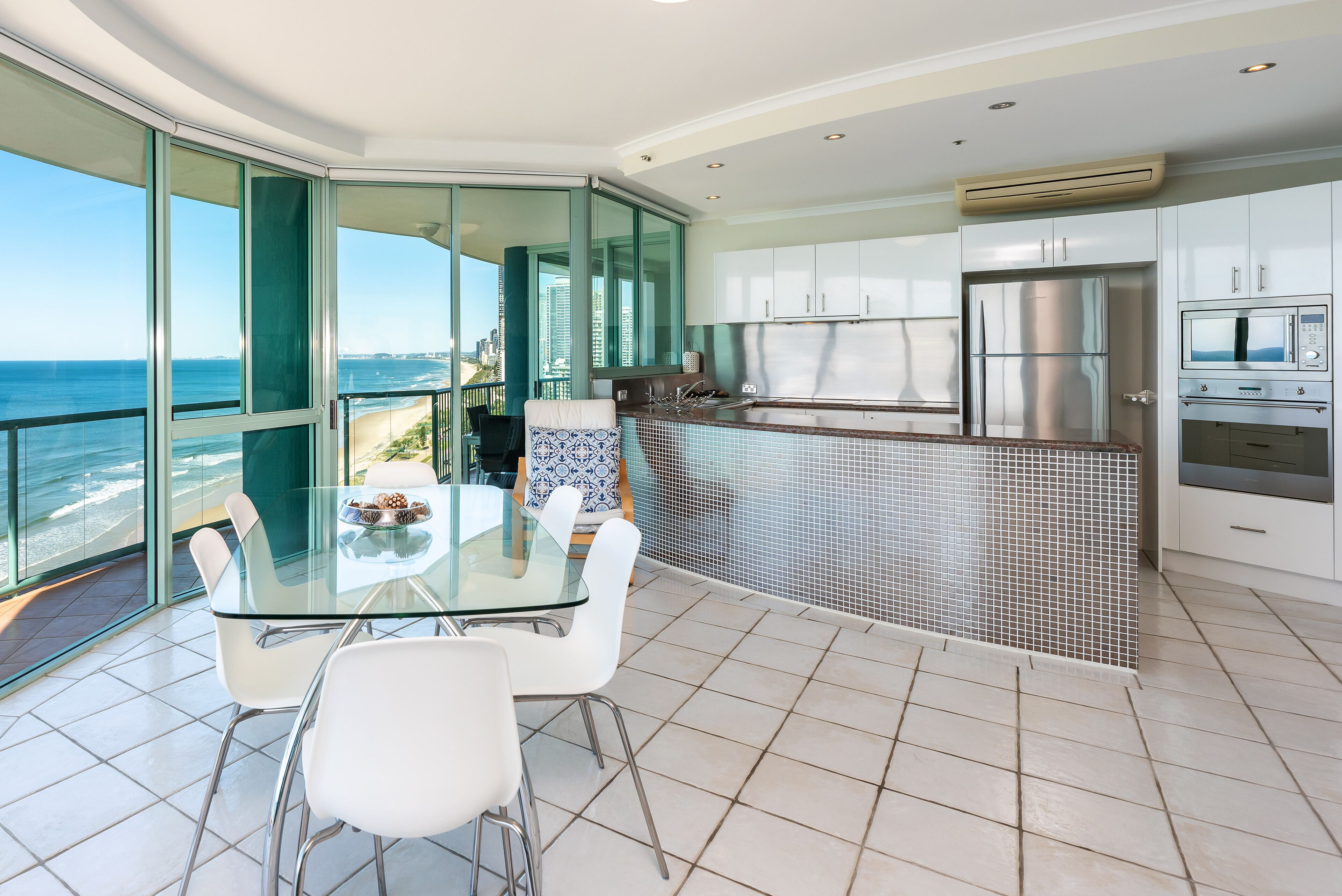 The Waterford on Main Beach — image 17