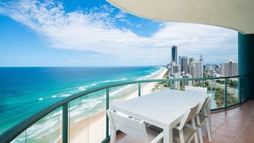 Skyhome 3 Bedroom Sub Penthouse | Balcony view