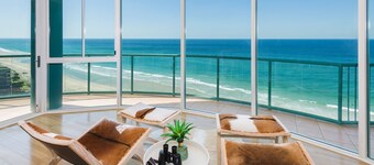 The Waterford on Main Beach