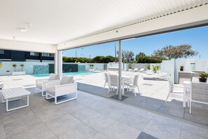 BBQ/picnic Area - The Waterford on Main Beach (Main Beach)