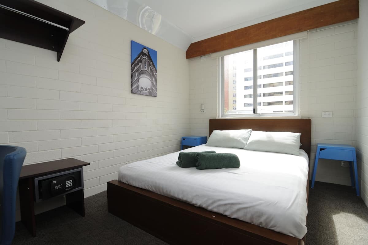 Queen Room (Shared Bathroom)