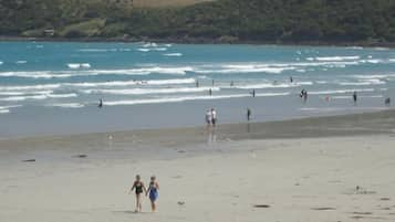 Una spiaggia nelle vicinanze