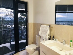 Appartement Standard, 1 trĂšs grand lit, non-fumeur, balcon (apartment) | Salle de bain