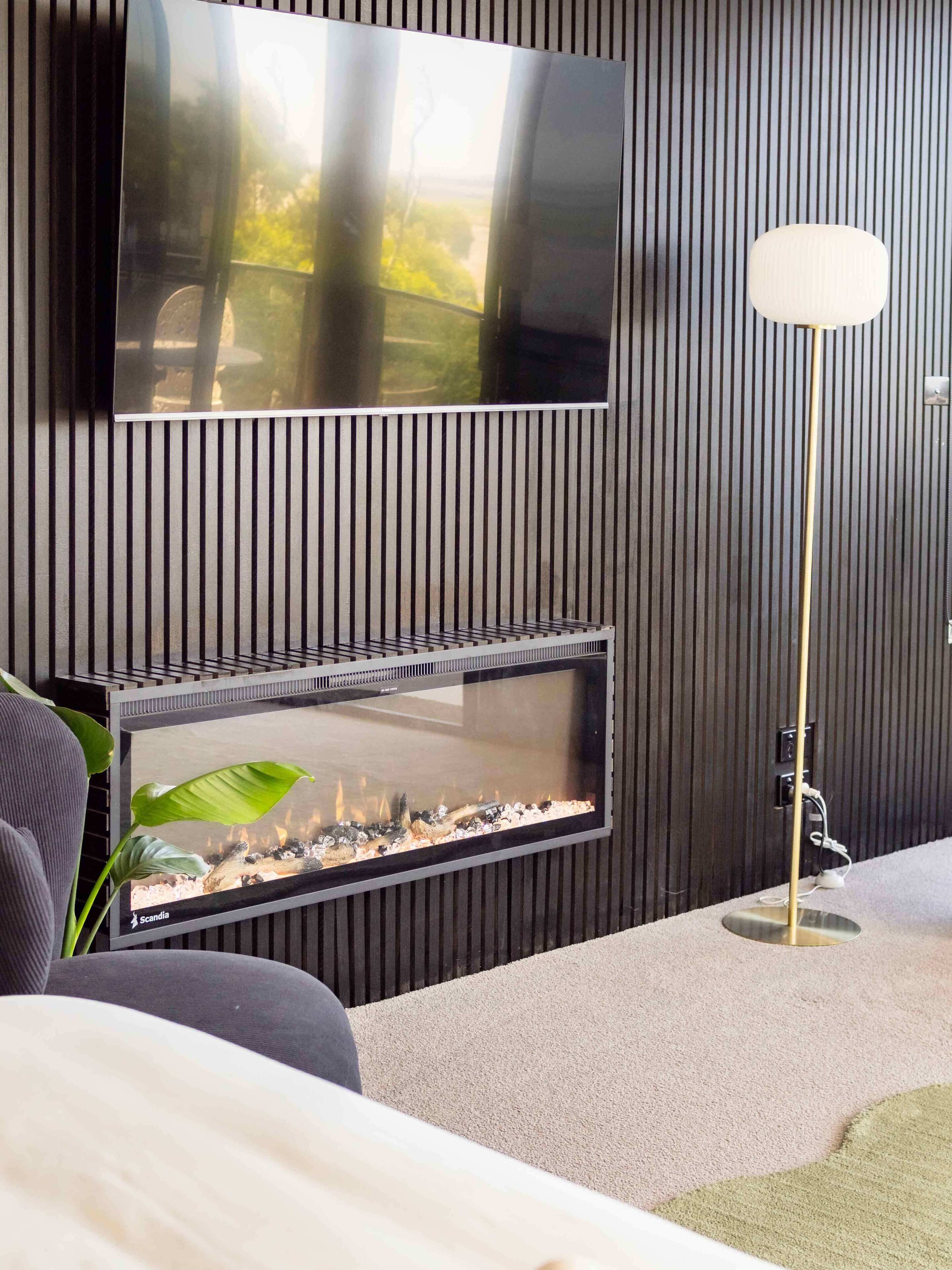 Estudio panorámico, para no fumadores, cocineta (Studio apartment) | Área de sala de estar | Smart TV de 50 pulgadas con canales digitales 