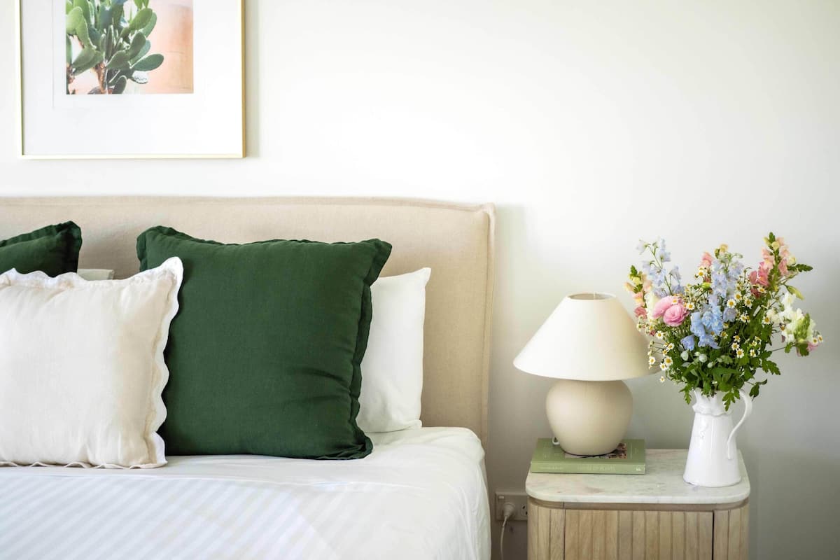 Apartamento standard, 1 cama King, para não fumantes, sacada (apartment) | Roupas de cama premium, edredons de pluma