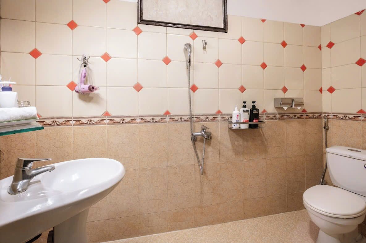 Standard Double | Bilik Mandi | Pancuran mandi, kelengkapan dandanan diri percuma, pengering rambut 