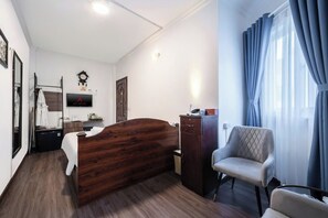 Standard Double | Minibar, brankas, tirai kedap cahaya, dan setrika/meja setrika