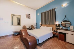 Minibar, caja de seguridad en la habitación y cortinas blackout