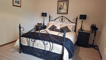 Standard Apartment, 1 Bedroom (Cornwall Cottage) | 2 bedrooms, Egyptian cotton sheets, premium bedding, down duvets