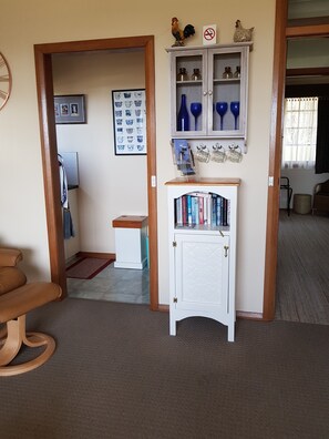 Standard Apartment, 1 Bedroom (Cornwall Cottage) | Living room