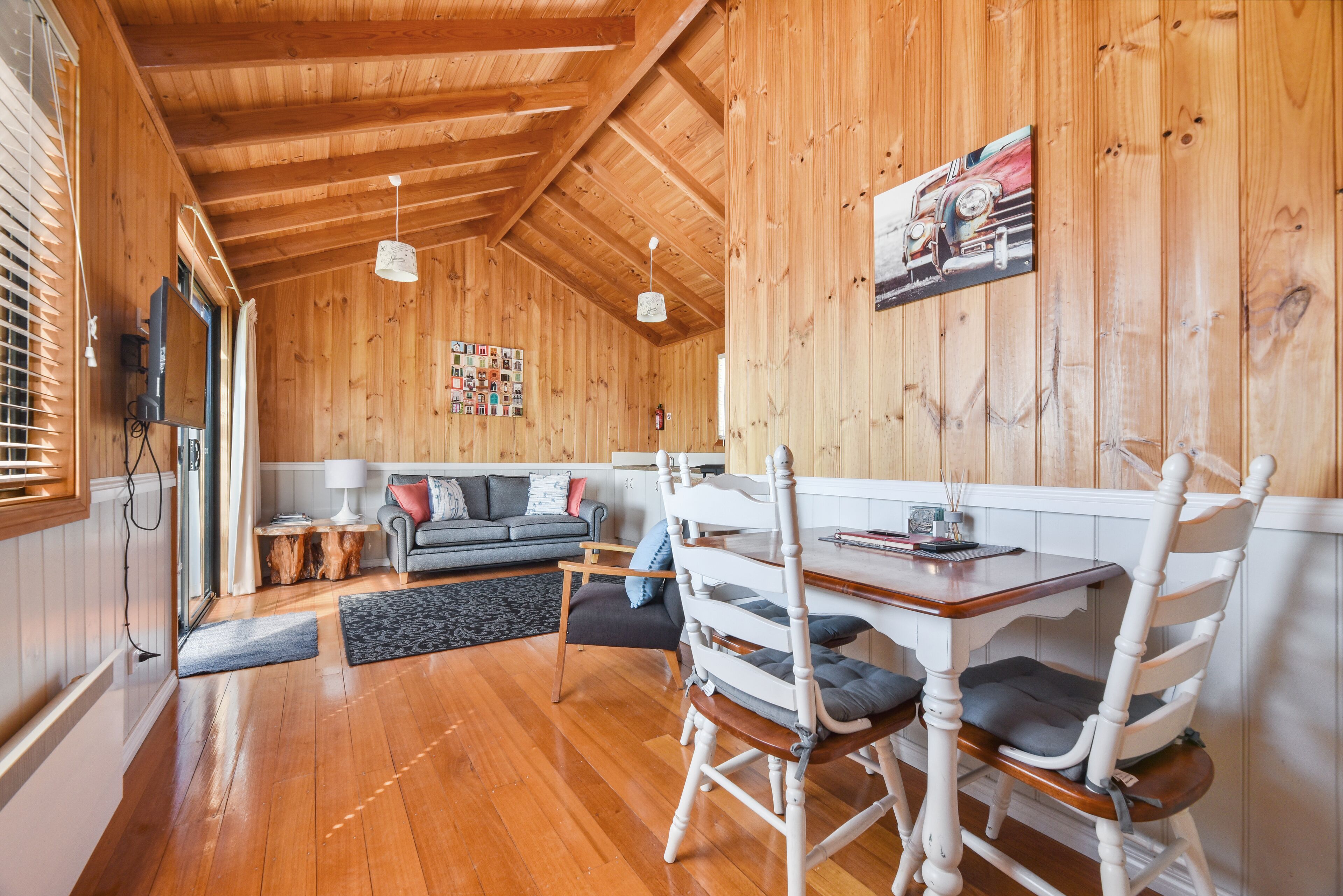 Hazelcreek Cottages — image 22