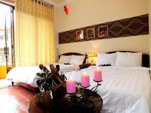 Minibar, in-room safe, desk, free WiFi - Tulip Xanh Hotel (Da Lat)