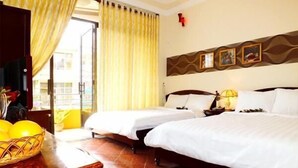 Minibar, in-room safe, desk, WiFi (free) - Tulip Xanh Hotel (Da Lat)